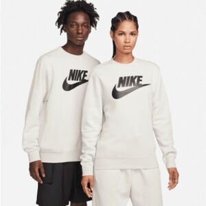 Nike Sportswear Club Fleece Men's Graphic Crew Size M Light Bone DQ4912-072